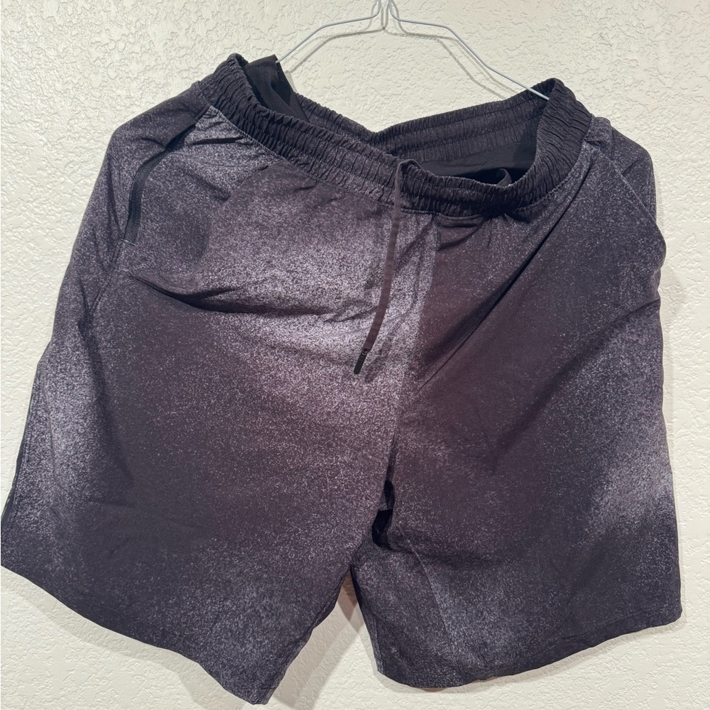Black 7” lululemon pacebreaker shorts with liner